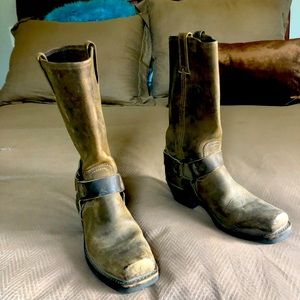 Never used Frye boots - looking for someone to take them walkin’